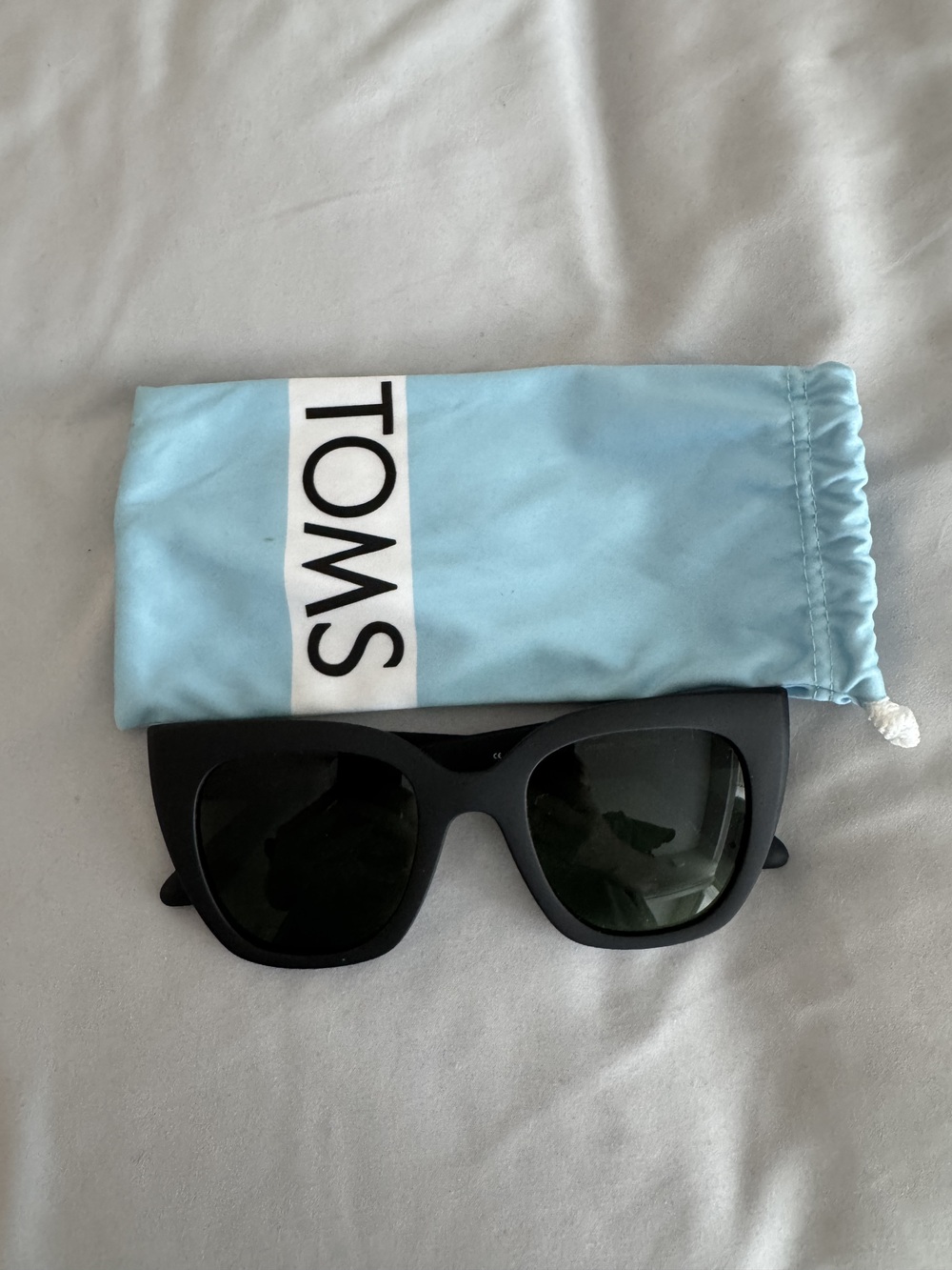 TOMS Sydney Black Sunglasses NWT